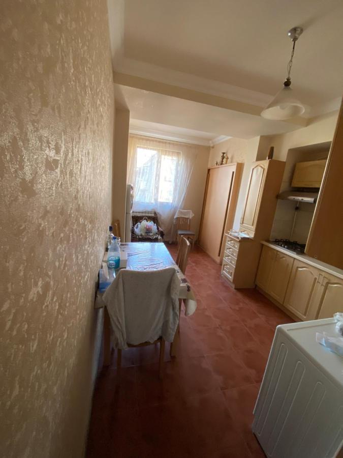 Large Cozy Apartment On Beginning Of Komitas Ave Jereván Kültér fotó