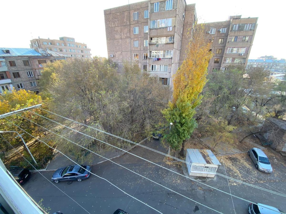 Large Cozy Apartment On Beginning Of Komitas Ave Jereván Kültér fotó