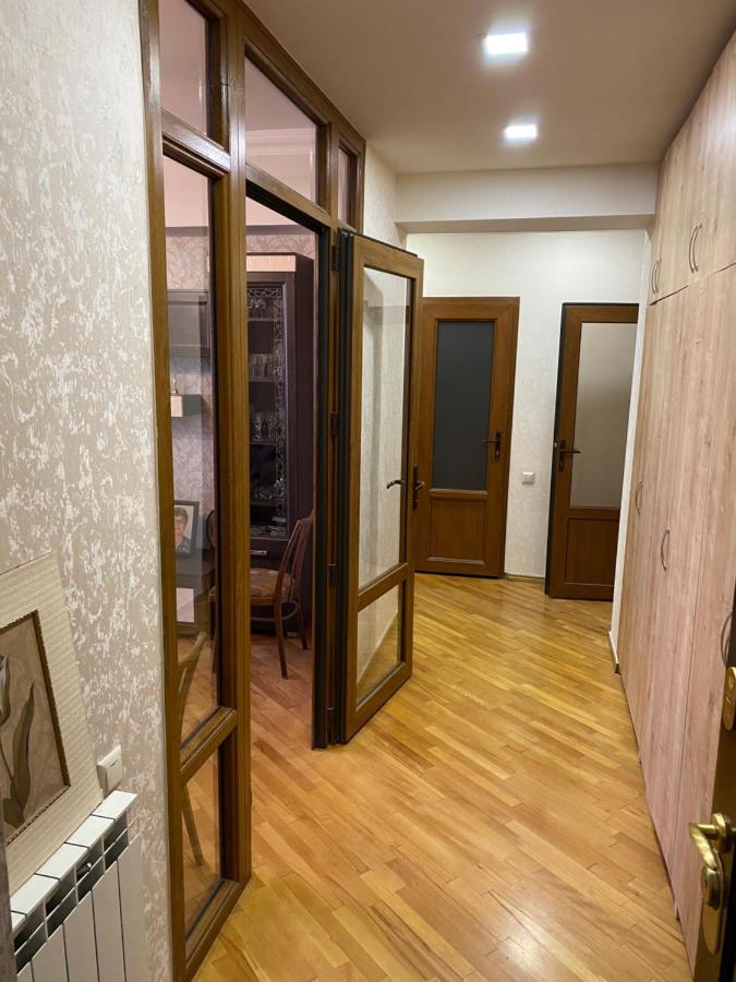 Large Cozy Apartment On Beginning Of Komitas Ave Jereván Kültér fotó