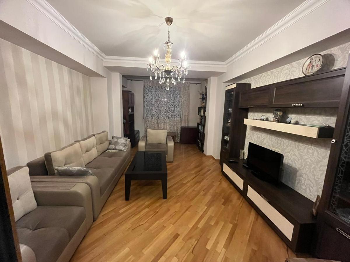 Large Cozy Apartment On Beginning Of Komitas Ave Jereván Kültér fotó