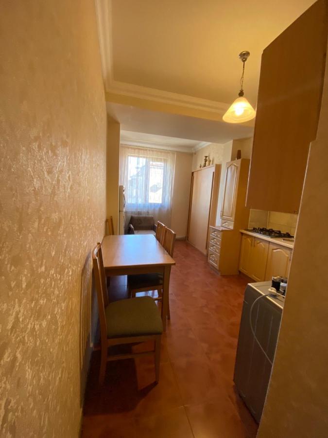 Large Cozy Apartment On Beginning Of Komitas Ave Jereván Kültér fotó